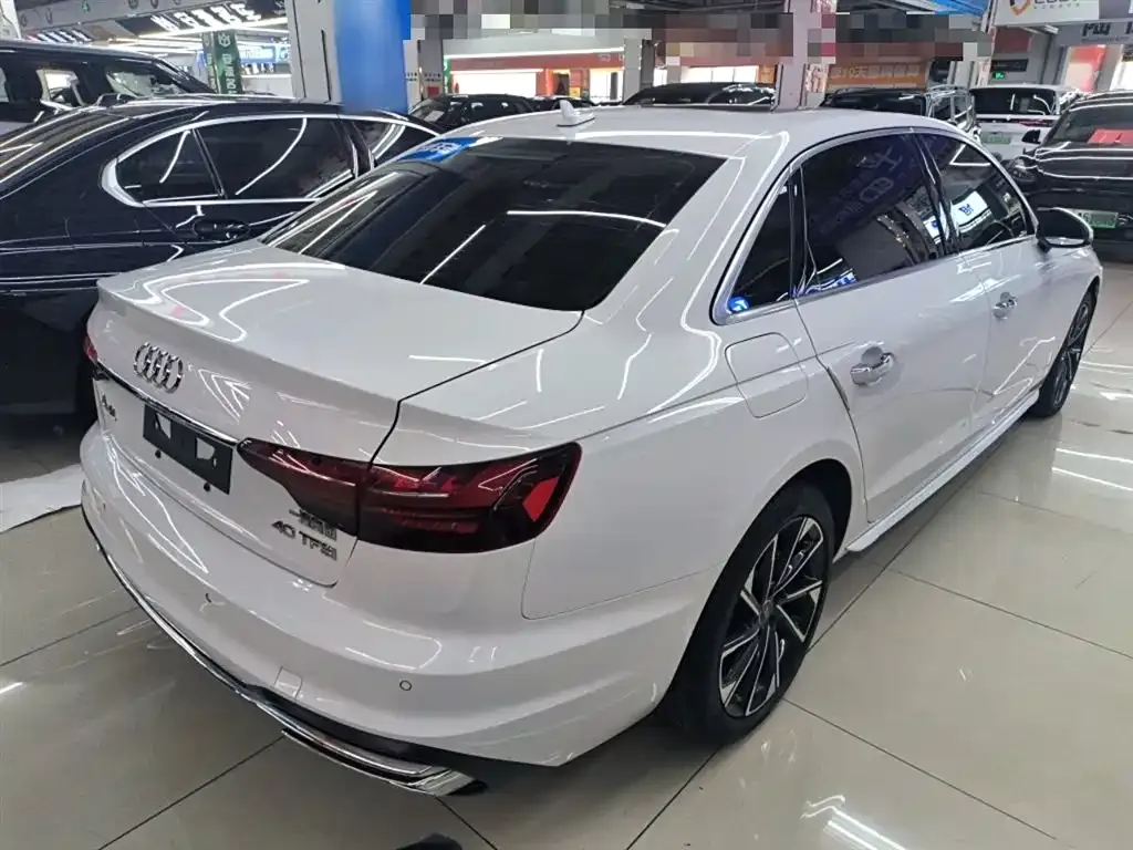 Audi A4L 2022 из CN, фото 7