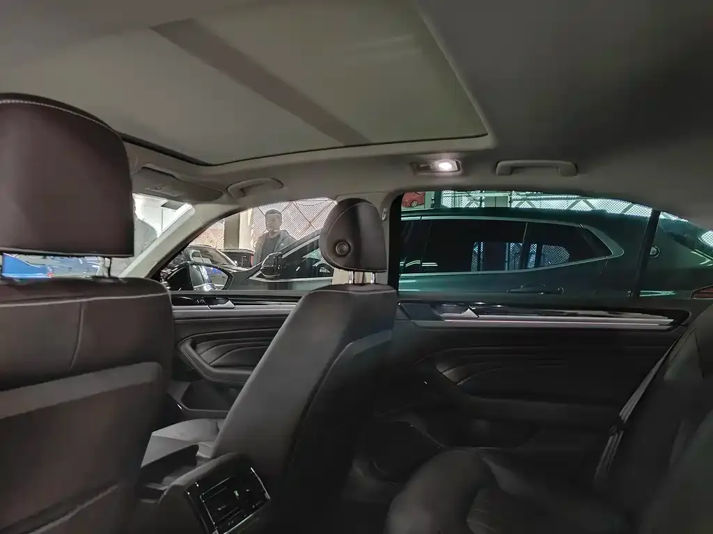 Volkswagen Phideon 2022 из CN, фото 10