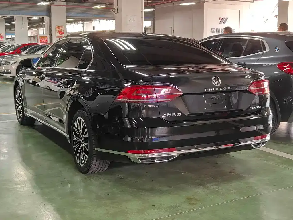 Volkswagen Phideon 2022 из CN, фото 5