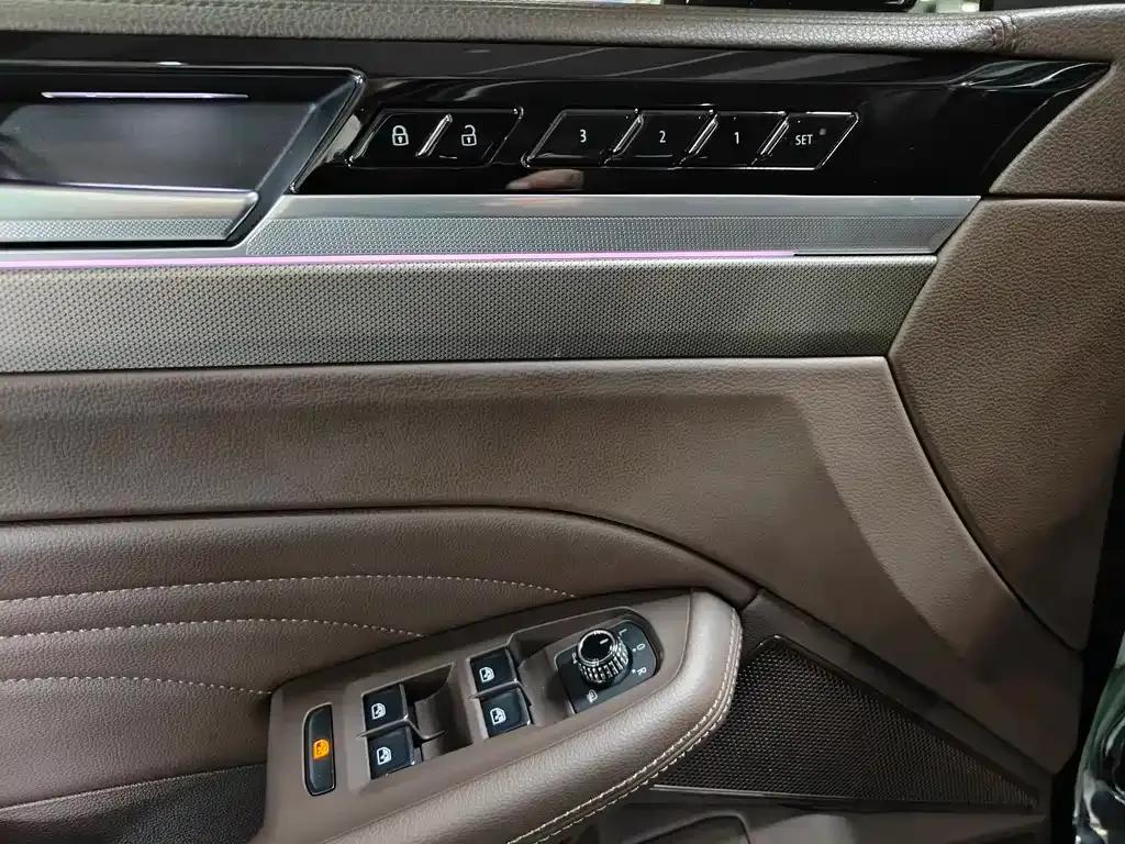 Volkswagen Phideon 2022 из CN, фото 8