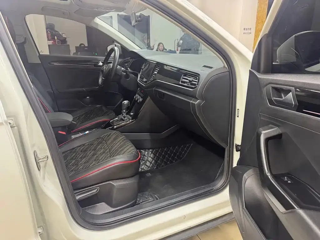 Volkswagen T-Roc 2021 из CN, фото 10