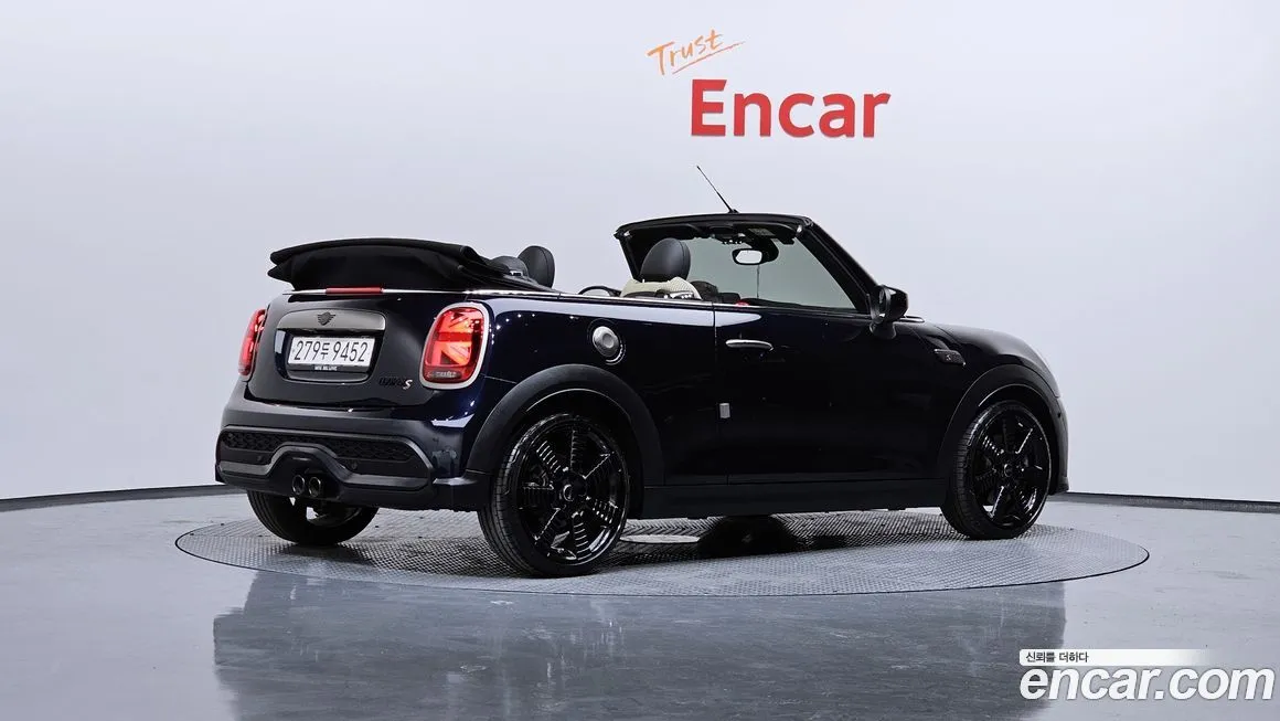 Mini Cooper Convertible 2024 из KR, фото 2