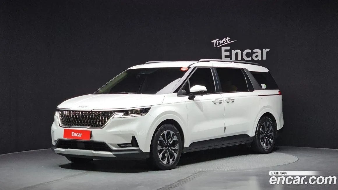 Kia Carnival — фото 1