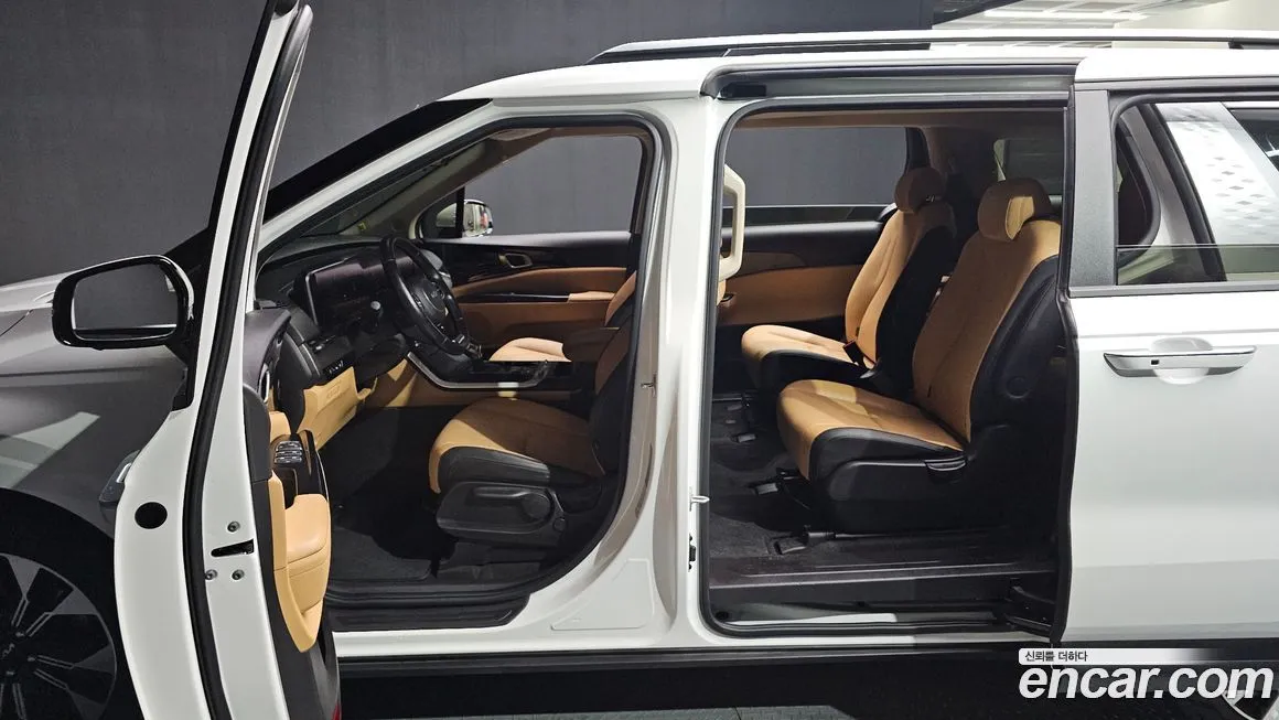 Kia Carnival — фото 10