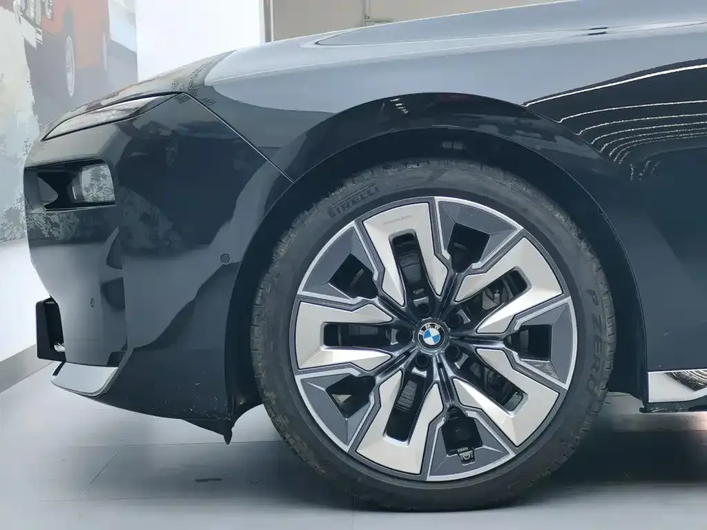 BMW 7 Series 2025 из CN, фото 9