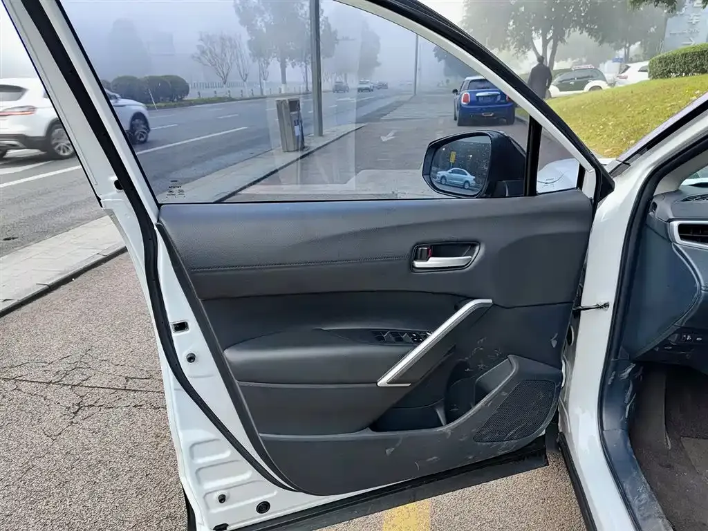 Toyota Frontlander 2022 из CN, фото 6