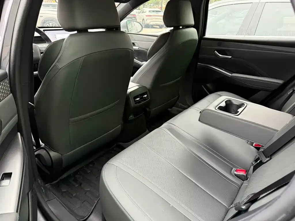 BYD Qin PLUS 2025 из CN, фото 8