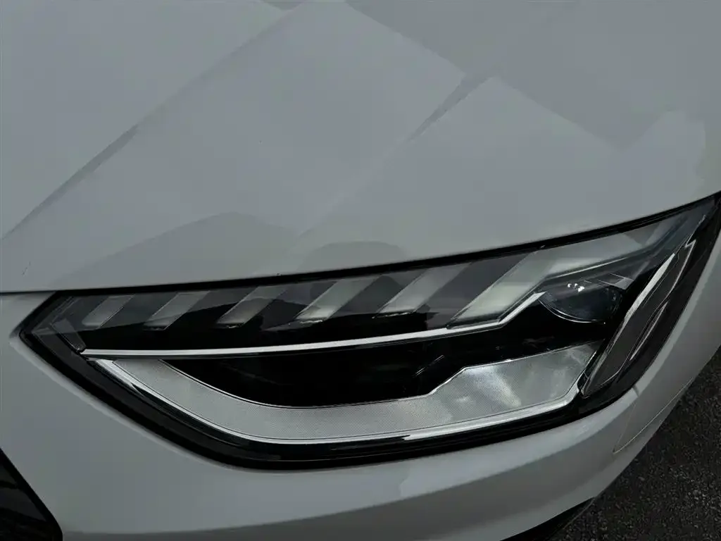 Audi A4L 2023 из CN, фото 2