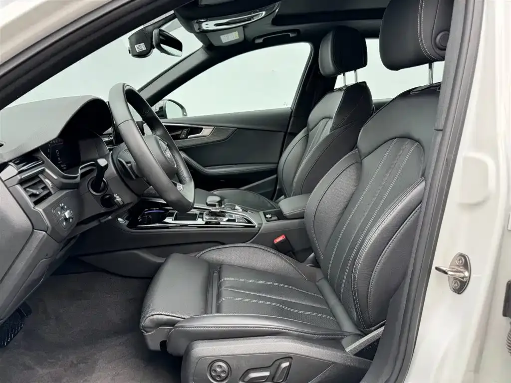 Audi A4L 2023 из CN, фото 5