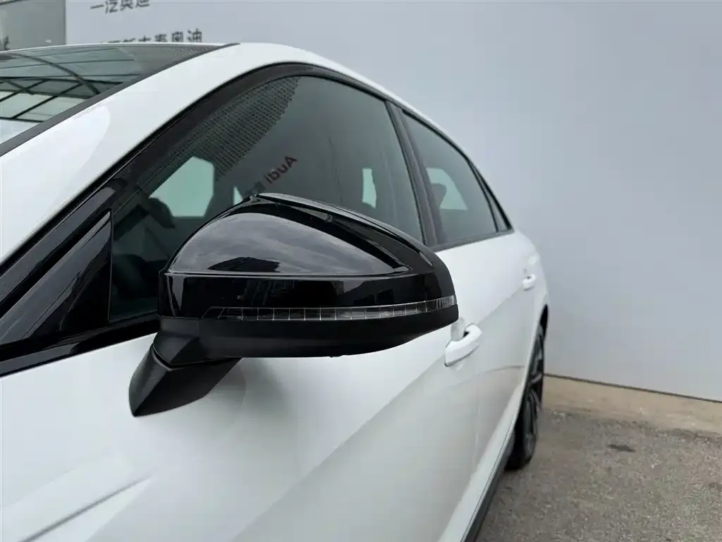 Audi A4L 2023 из CN, фото 8