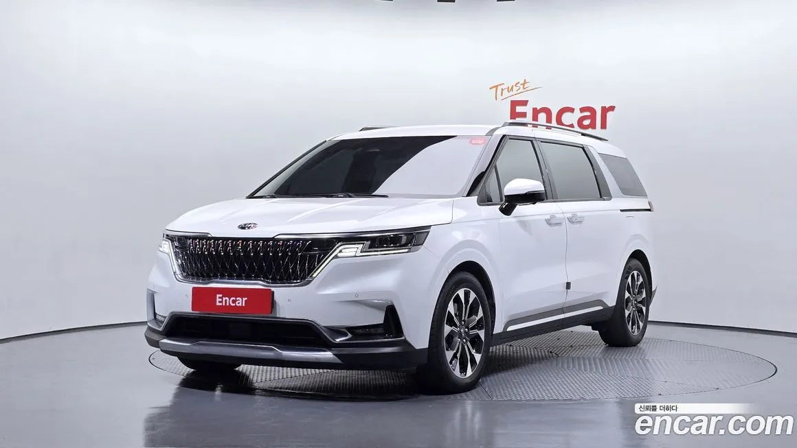 Kia Carnival — фото 1