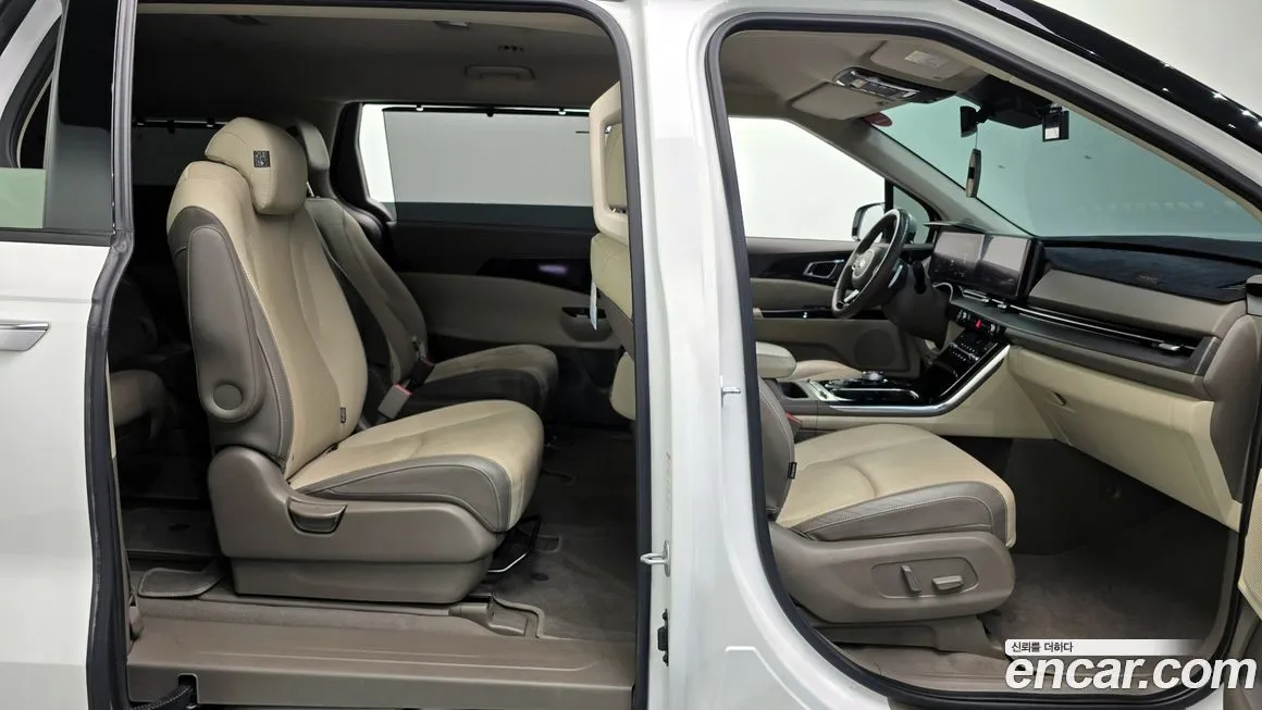 Kia Carnival — фото 10