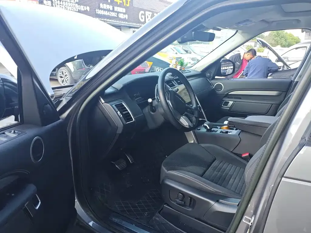 Land Rover Discovery 2024 из CN, фото 7