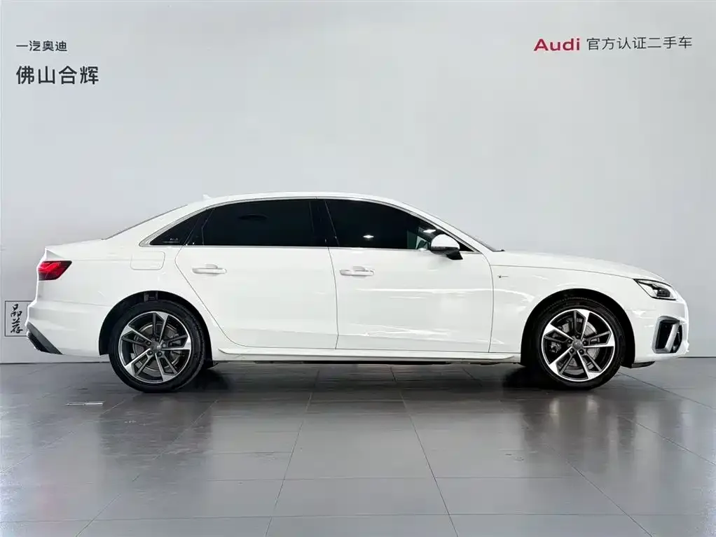Audi A4L 2021 из CN, фото 3