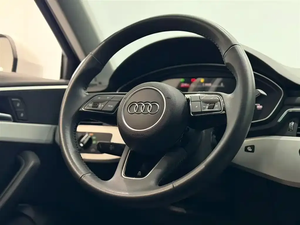 Audi A4L 2021 из CN, фото 7