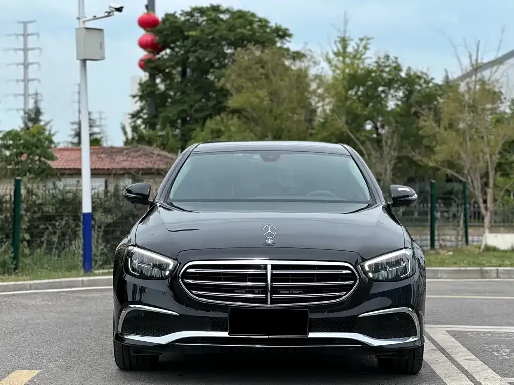 Mercedes-Benz E-Class — фото 3