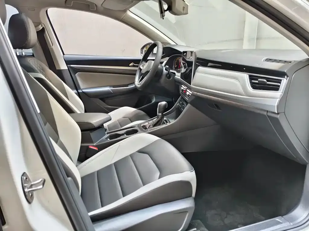 Volkswagen Bora 2022 из CN, фото 6