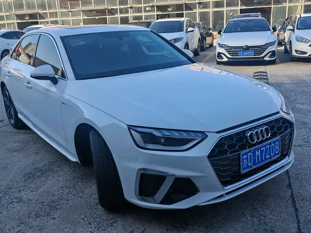 Audi A4L 2023 из CN, фото 2
