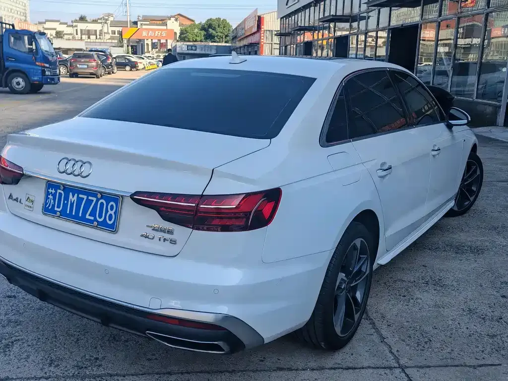 Audi A4L 2023 из CN, фото 6