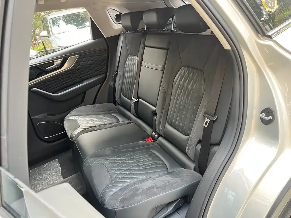 Hongqi HS5 2023 из CN, фото 10