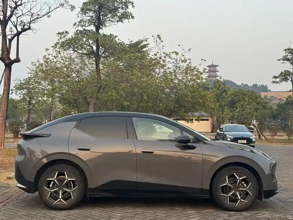 Lynk & Co Z20 2025 из CN, фото 4