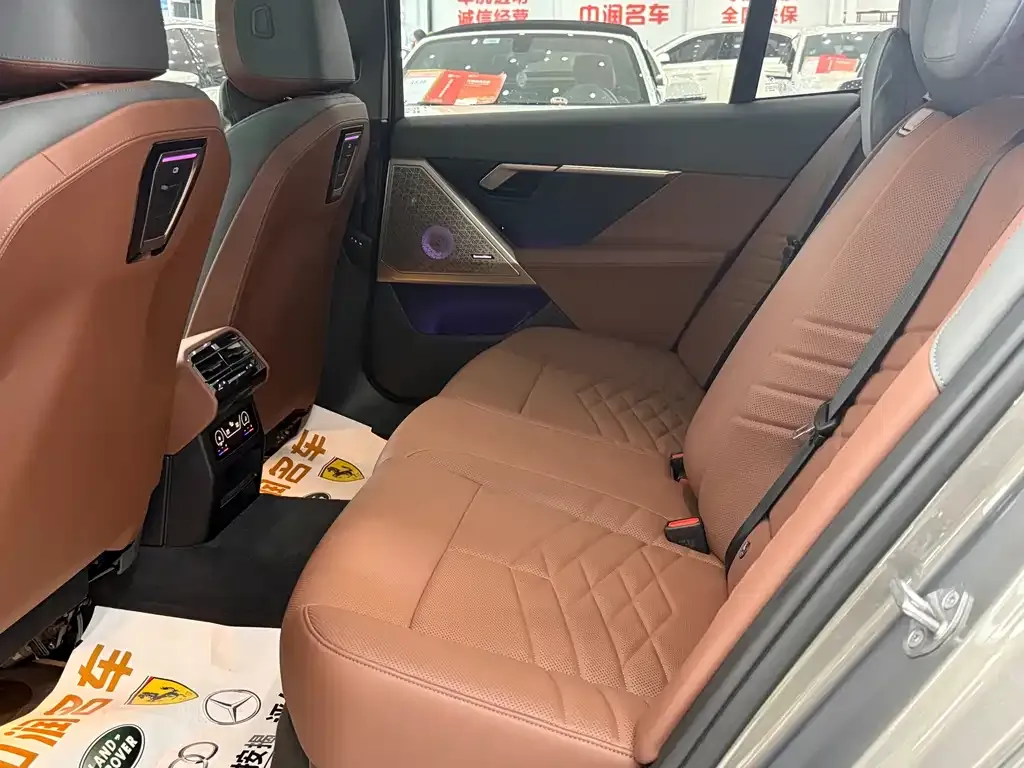BMW 5 Series 2024 из CN, фото 5