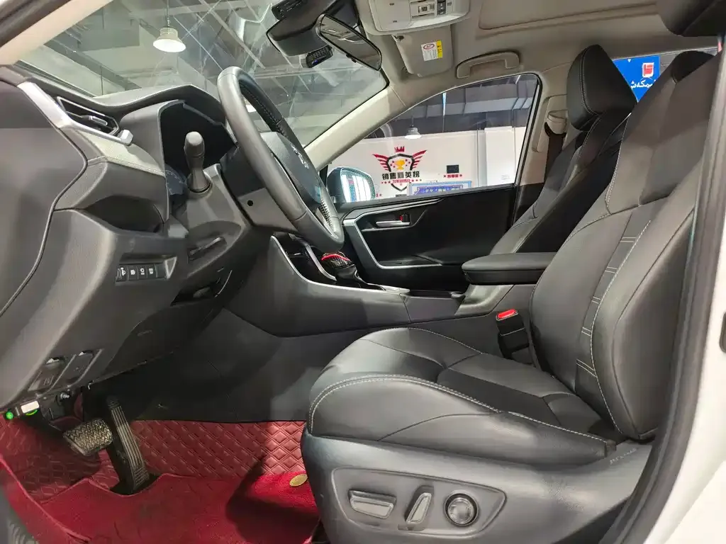 Toyota Wildlander 2023 из CN, фото 4