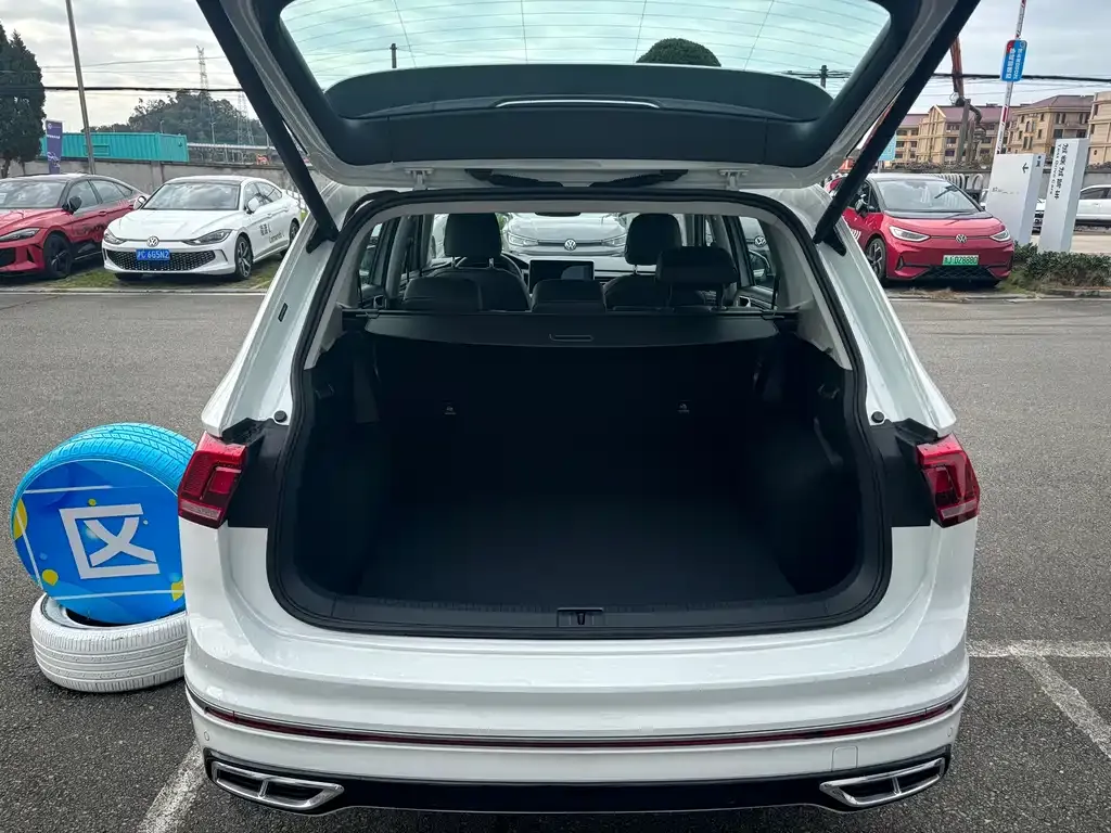 Volkswagen Tiguan L 2024 из CN, фото 3