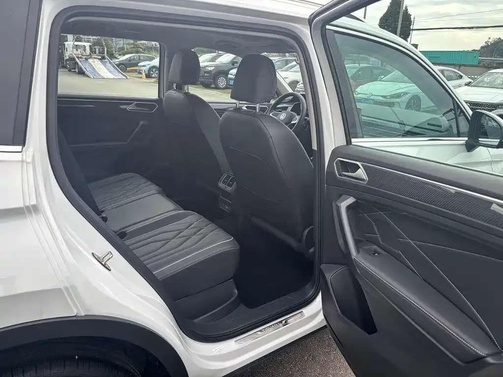 Volkswagen Tiguan L 2024 из CN, фото 4