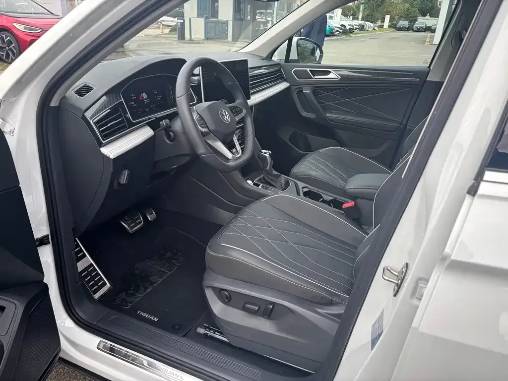 Volkswagen Tiguan L 2024 из CN, фото 7