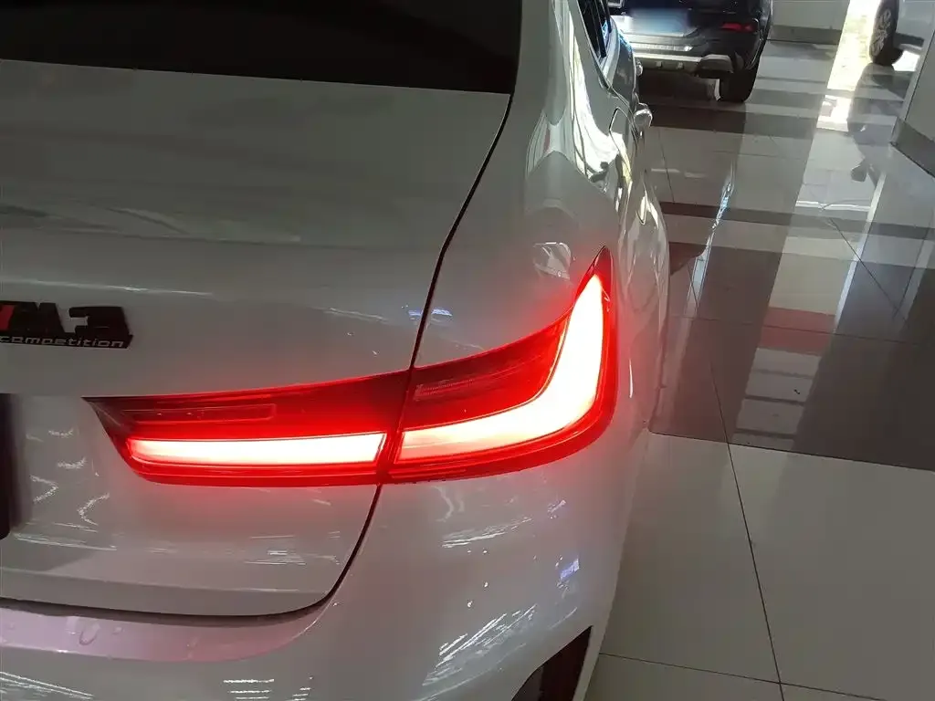 BMW 3 Series 2024 из CN, фото 8