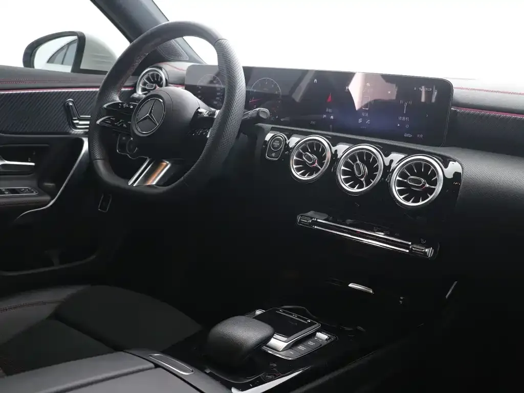 Mercedes-Benz A-Class 2024 из CN, фото 8
