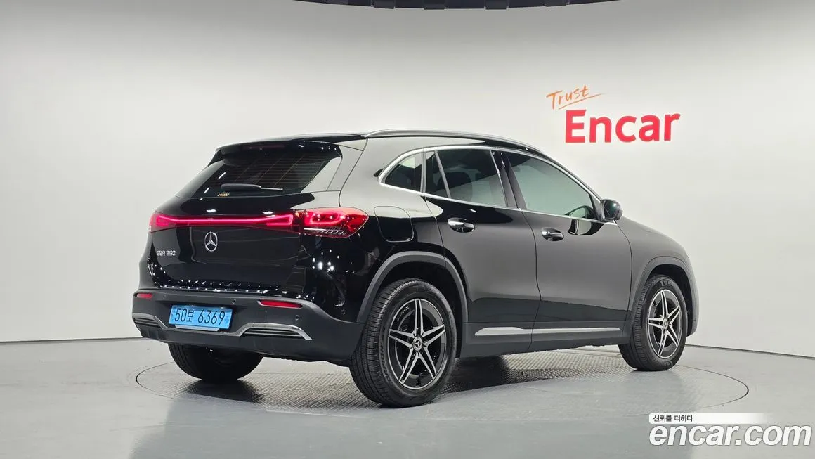Mercedes-Benz EQA — фото 2