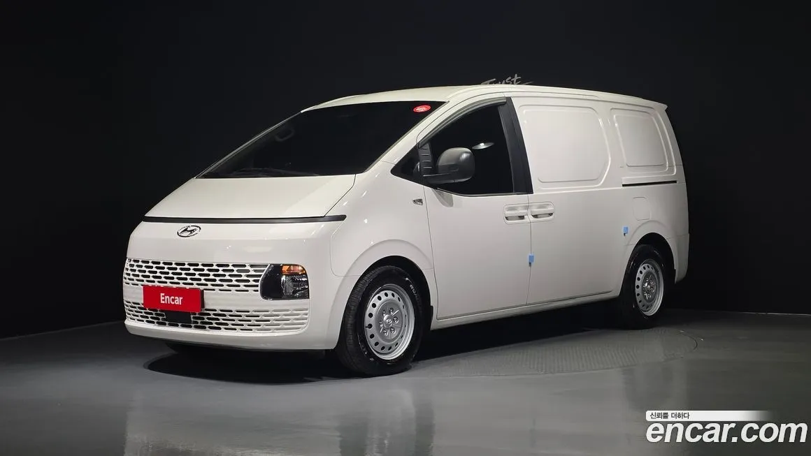 Hyundai Staria — фото 1