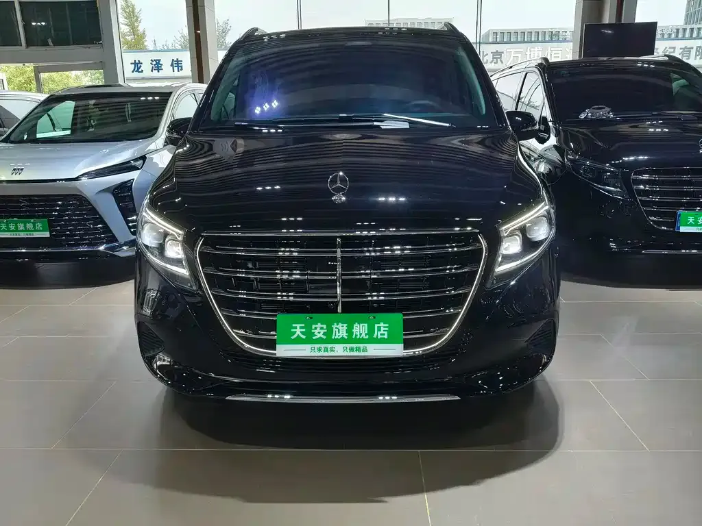 Mercedes-Benz V-Class 2025 из CN, фото 2