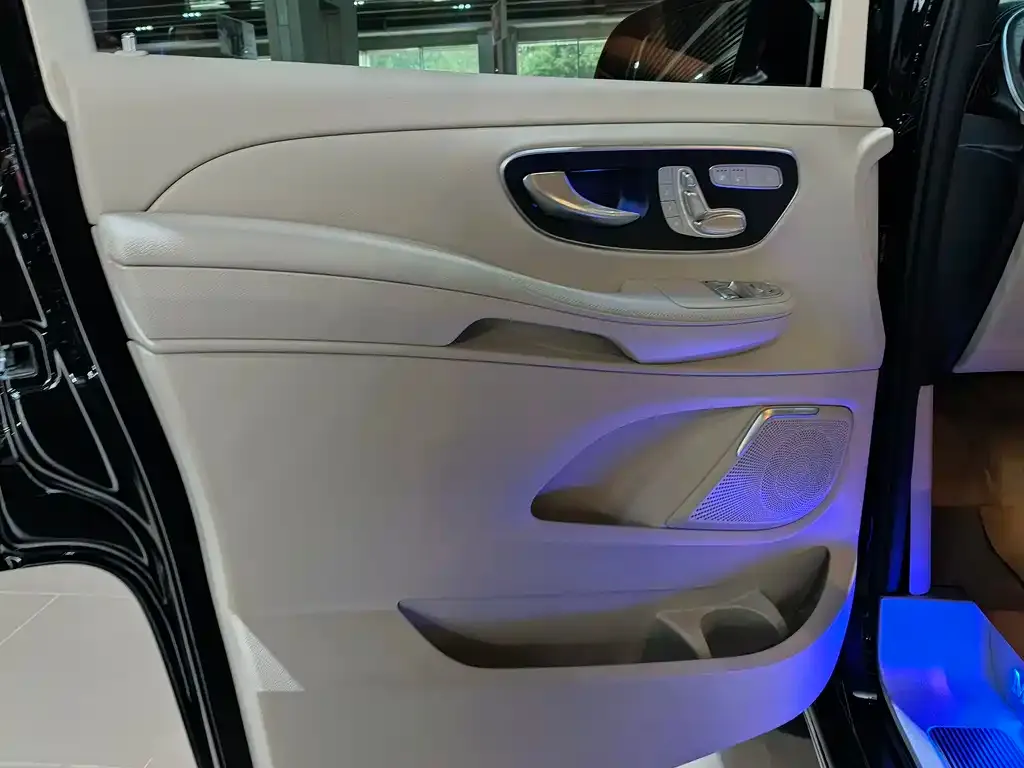 Mercedes-Benz V-Class 2025 из CN, фото 6