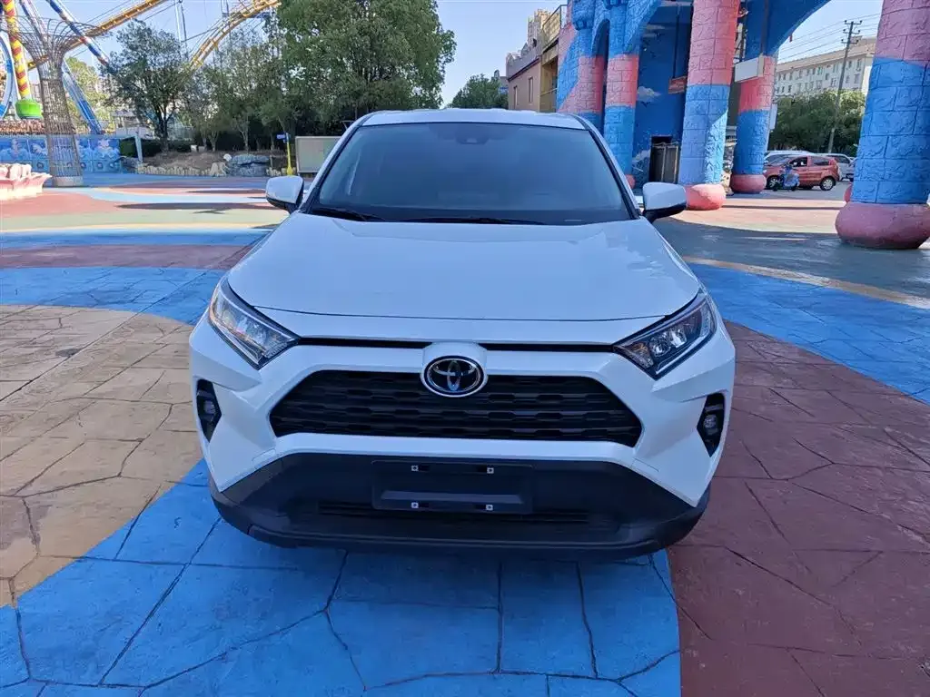 Toyota RAV4 2024 из CN, фото 3
