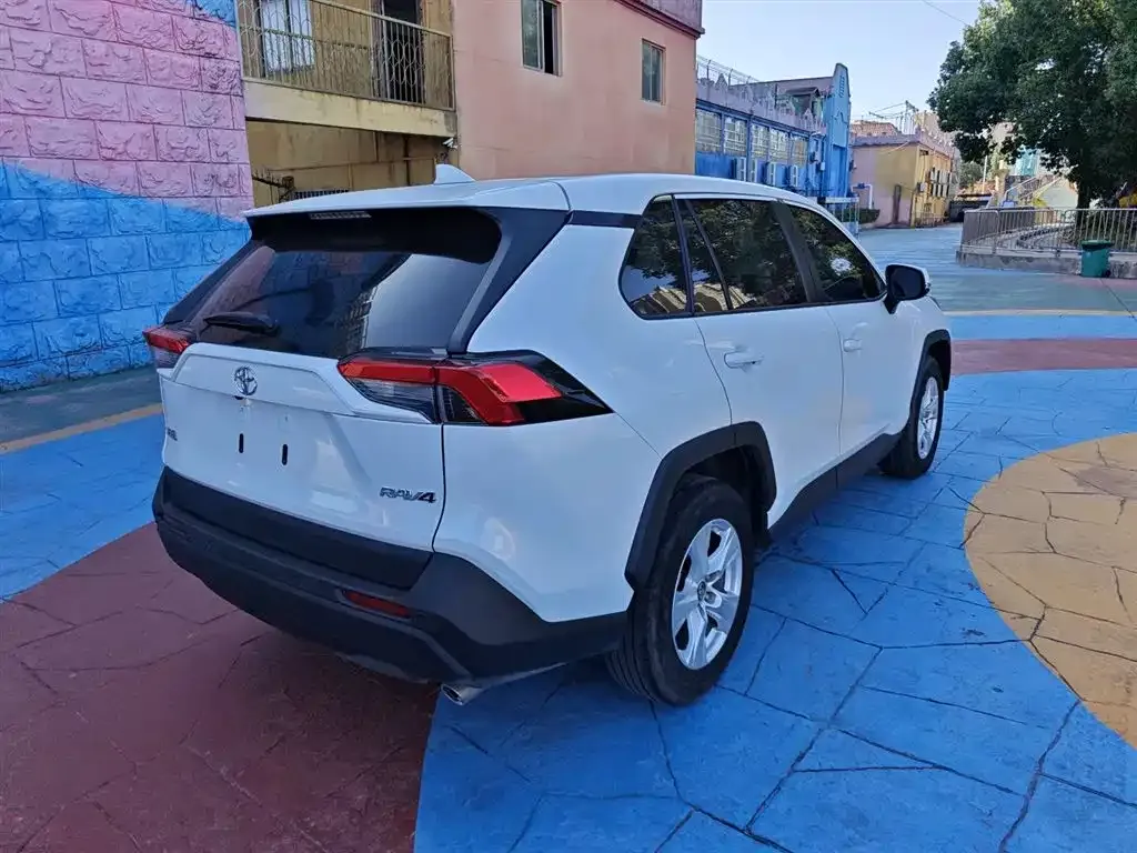 Toyota RAV4 2024 из CN, фото 7