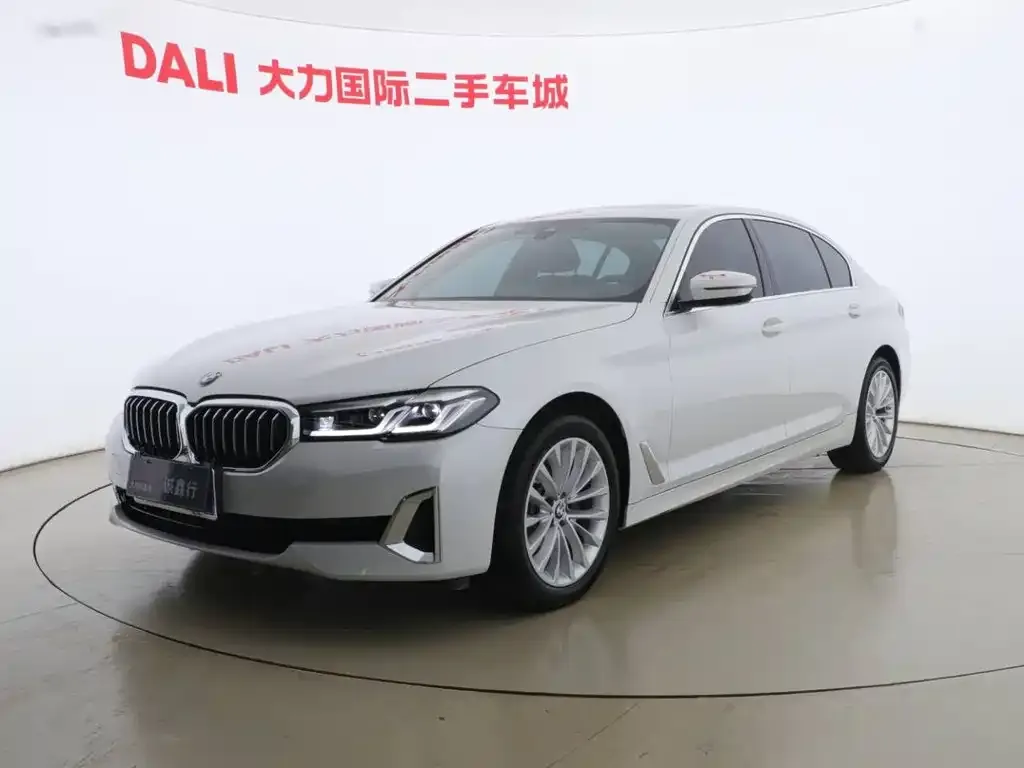 BMW 5 Series — фото 1