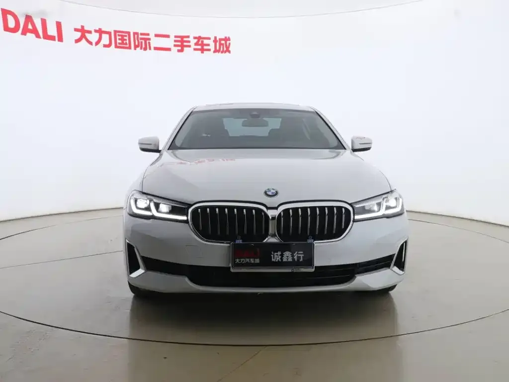 BMW 5 Series — фото 2