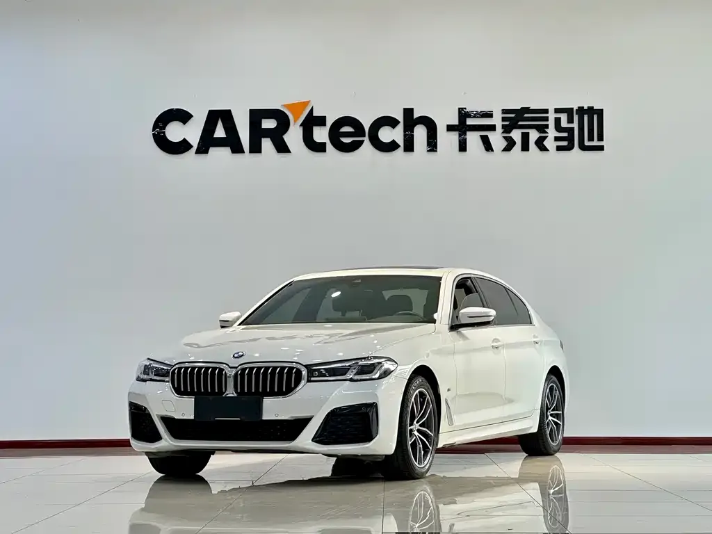 BMW 5 Series — фото 1