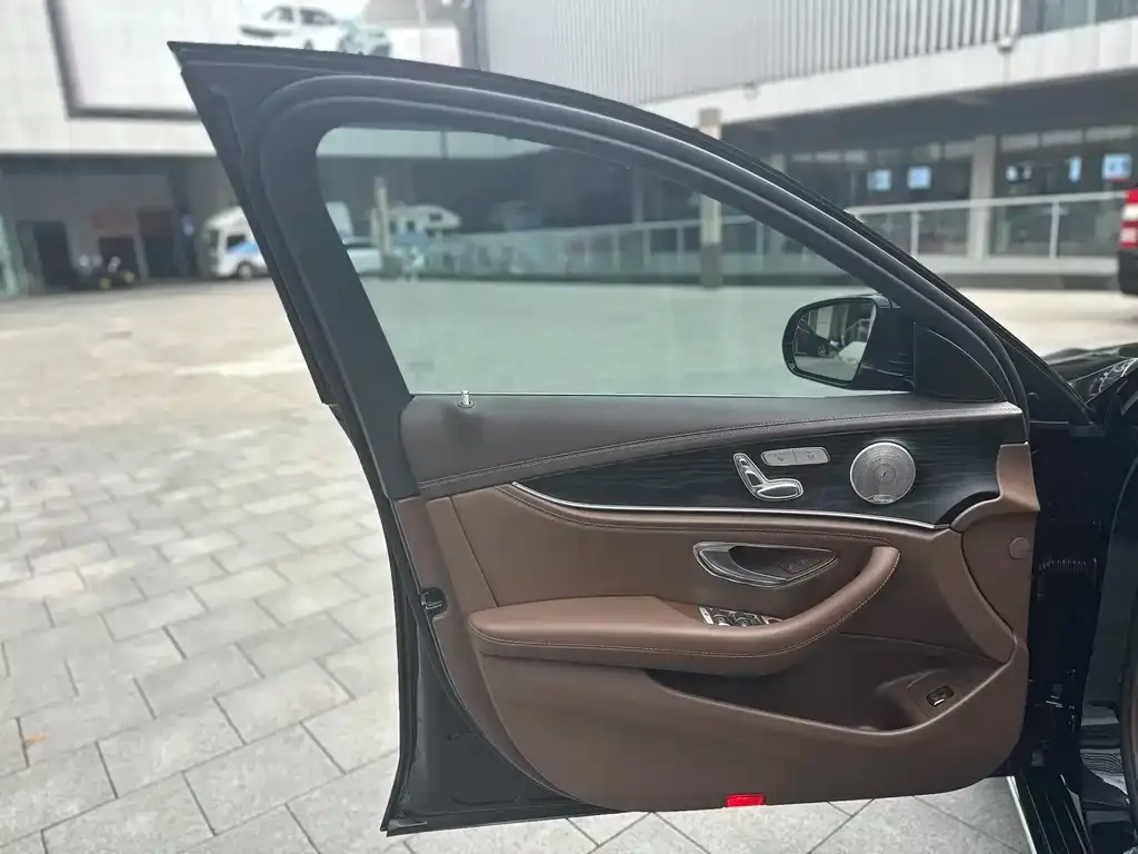 Mercedes-Benz E-Class 2022 из CN, фото 3
