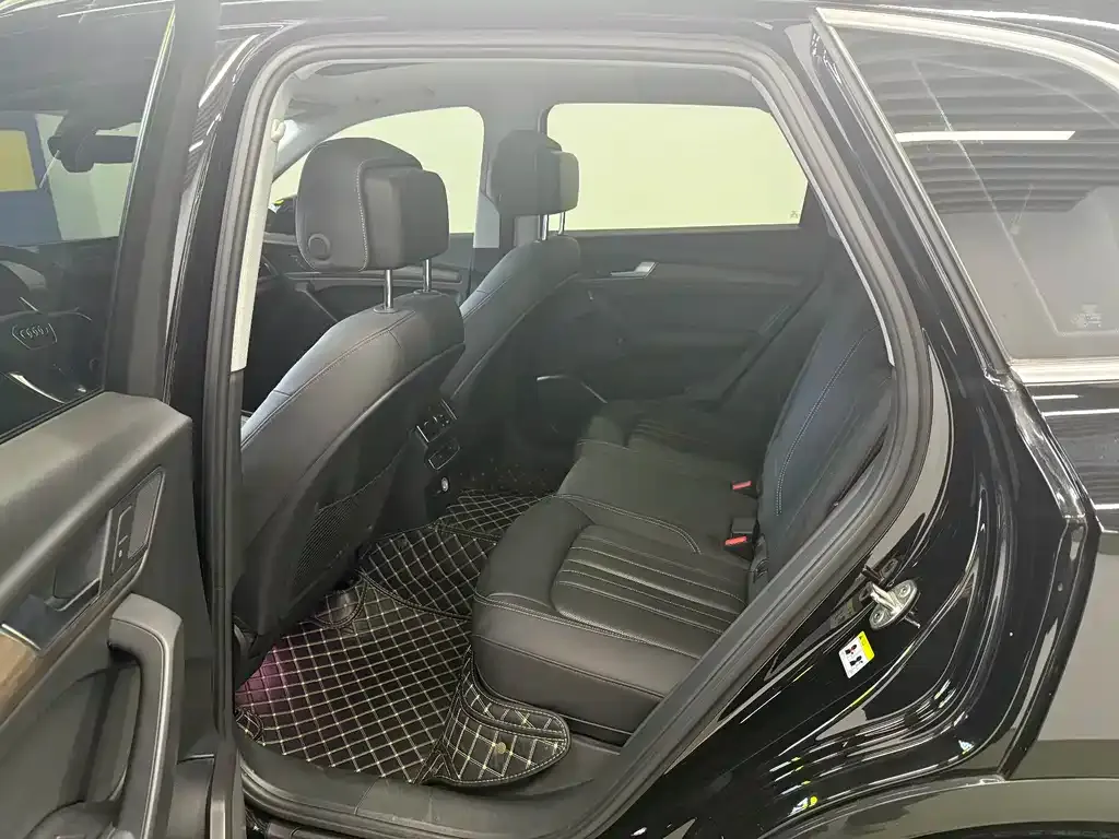 Audi Q5L 2022 из CN, фото 10