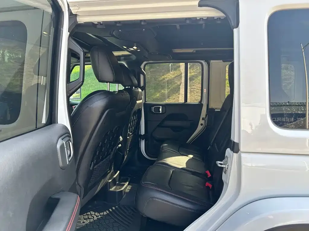 Jeep Wrangler 2023 из CN, фото 3