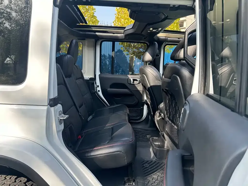 Jeep Wrangler 2023 из CN, фото 7