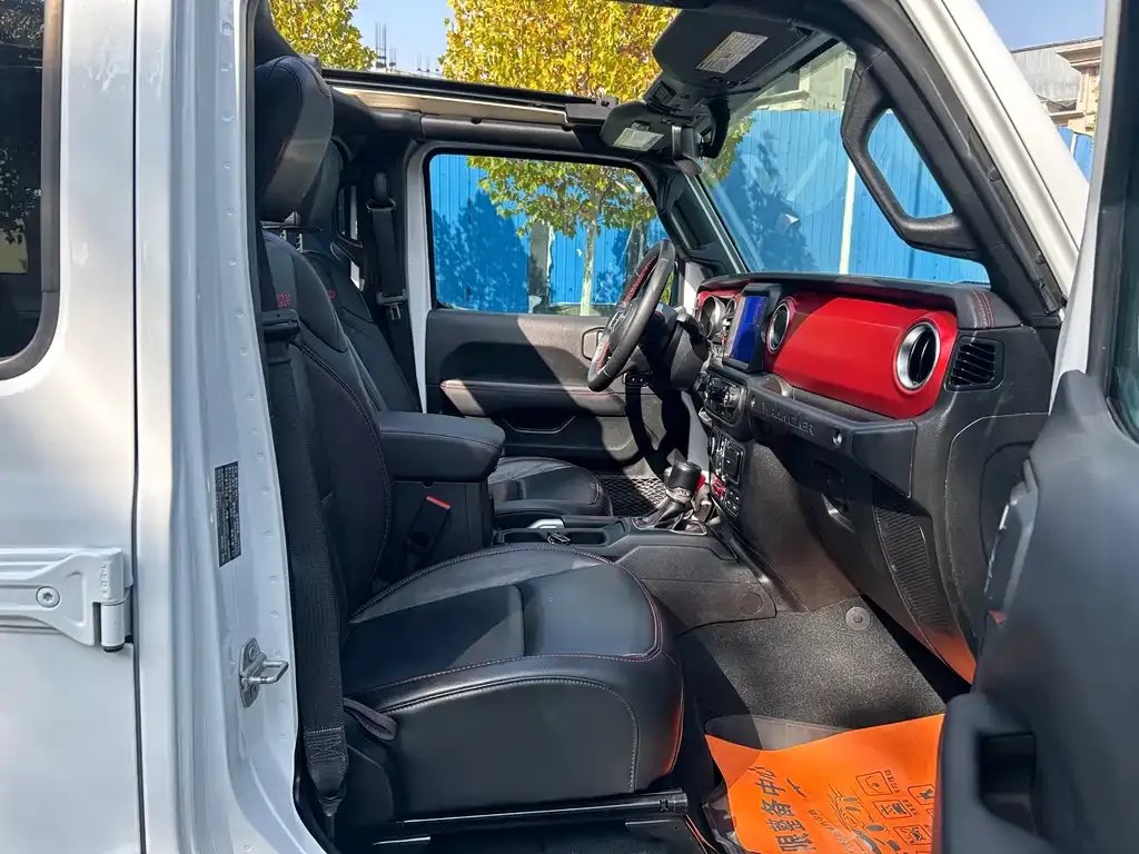 Jeep Wrangler 2023 из CN, фото 8