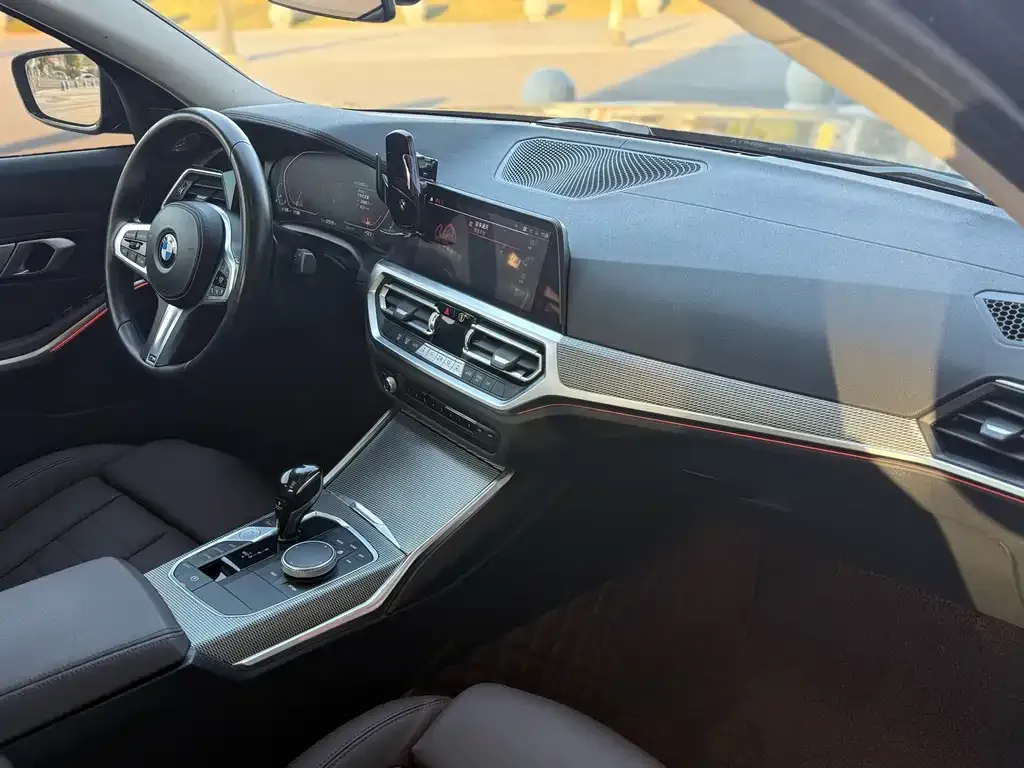BMW 3 Series 2021 из CN, фото 10