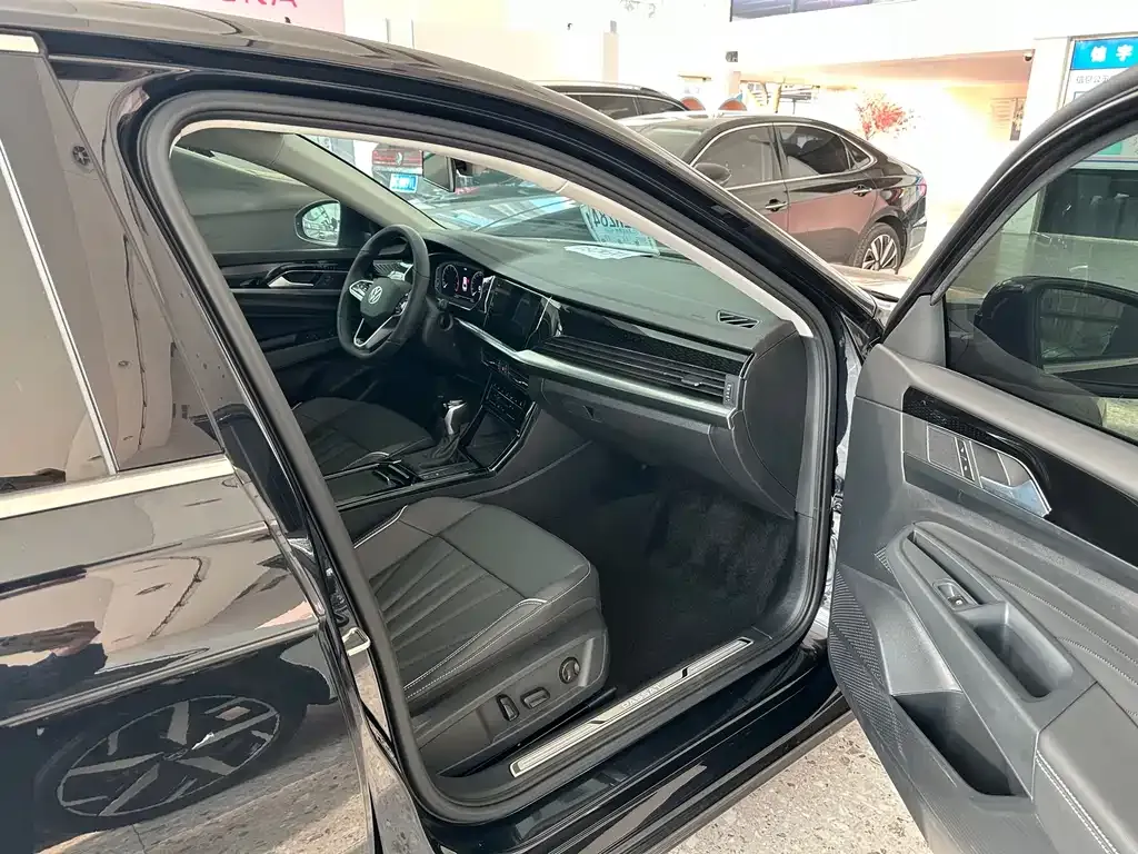 Volkswagen Passat 2024 из CN, фото 10