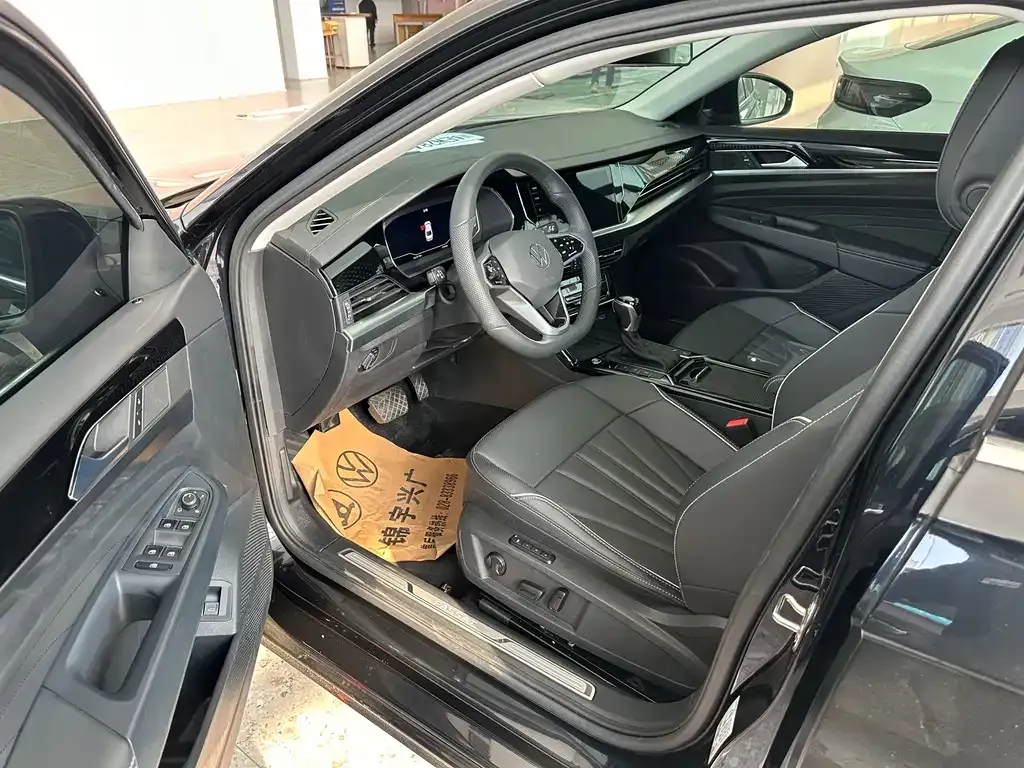 Volkswagen Passat 2024 из CN, фото 3
