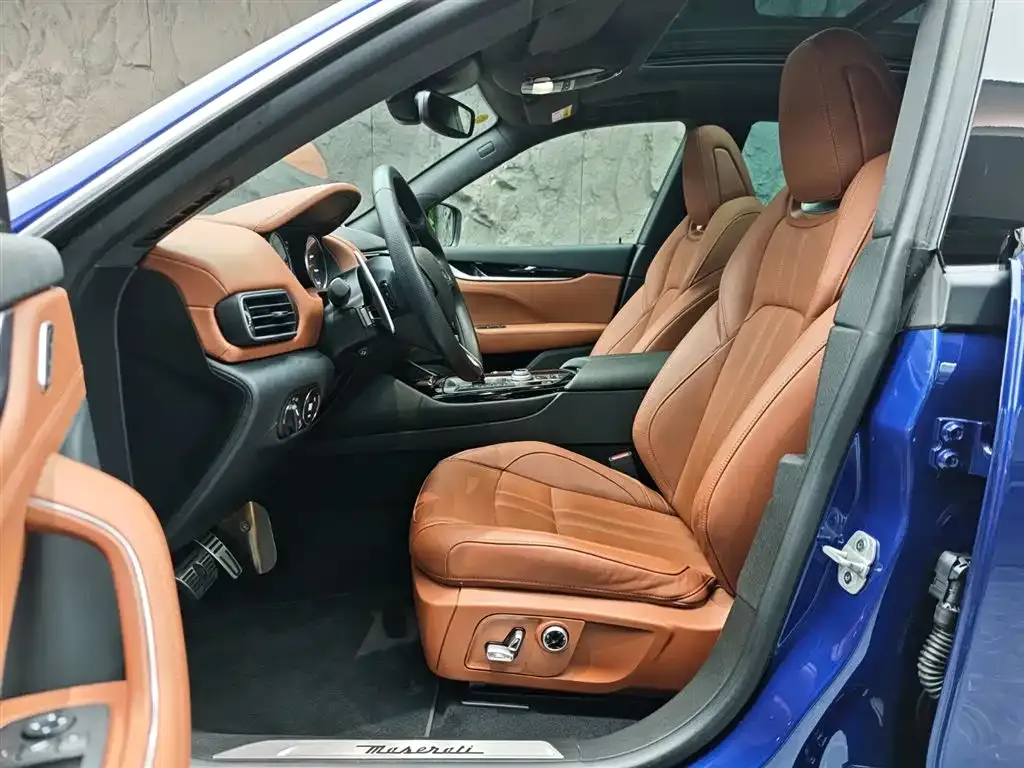 Maserati Levante 2023 из CN, фото 8